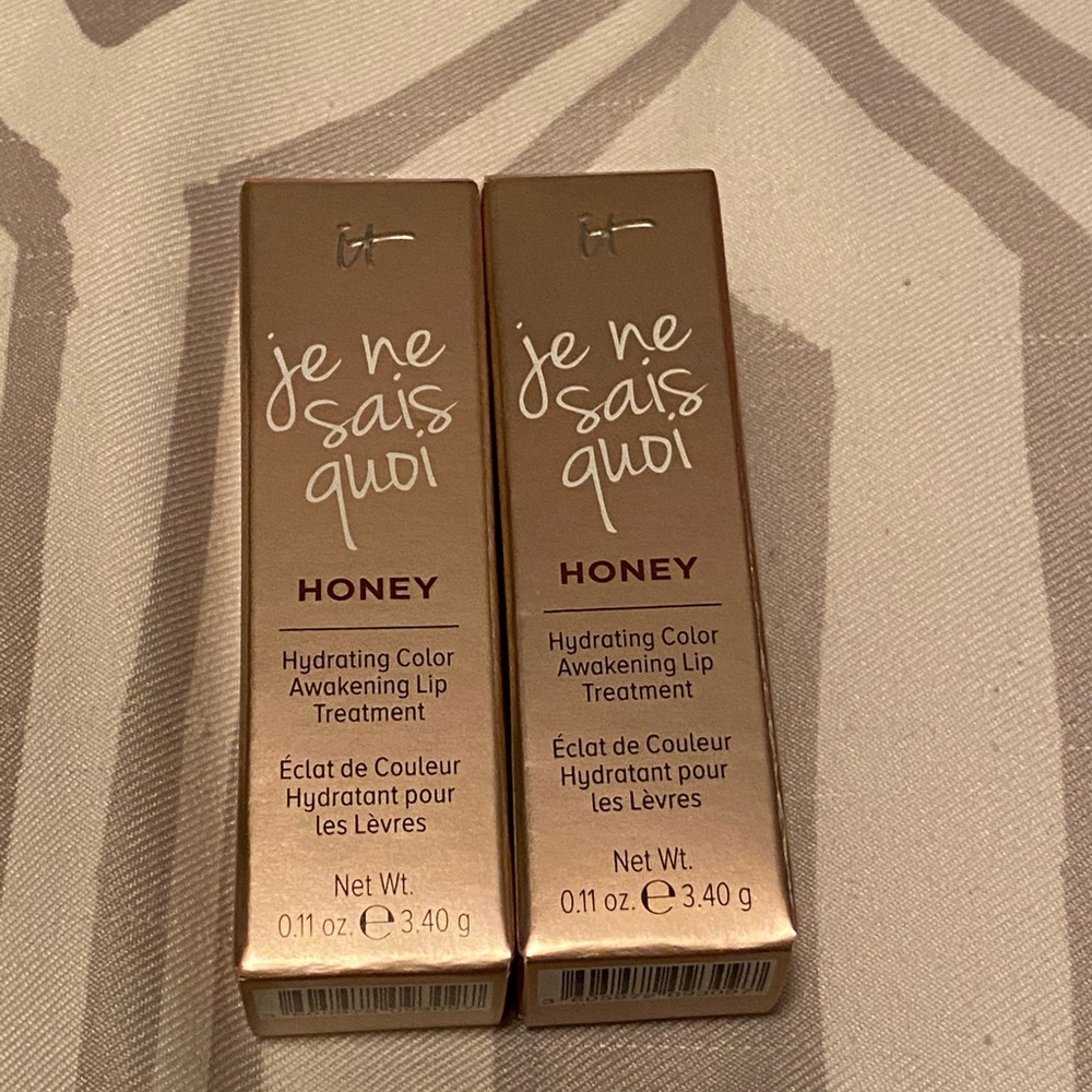 It Cosmetics hydrating lip color